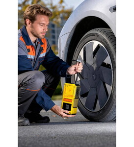  Auhma A8822 4 ü 1 Arada Akü Takviye, Şarjlı Hava Pompası, Powerbank ve Dijital Fener